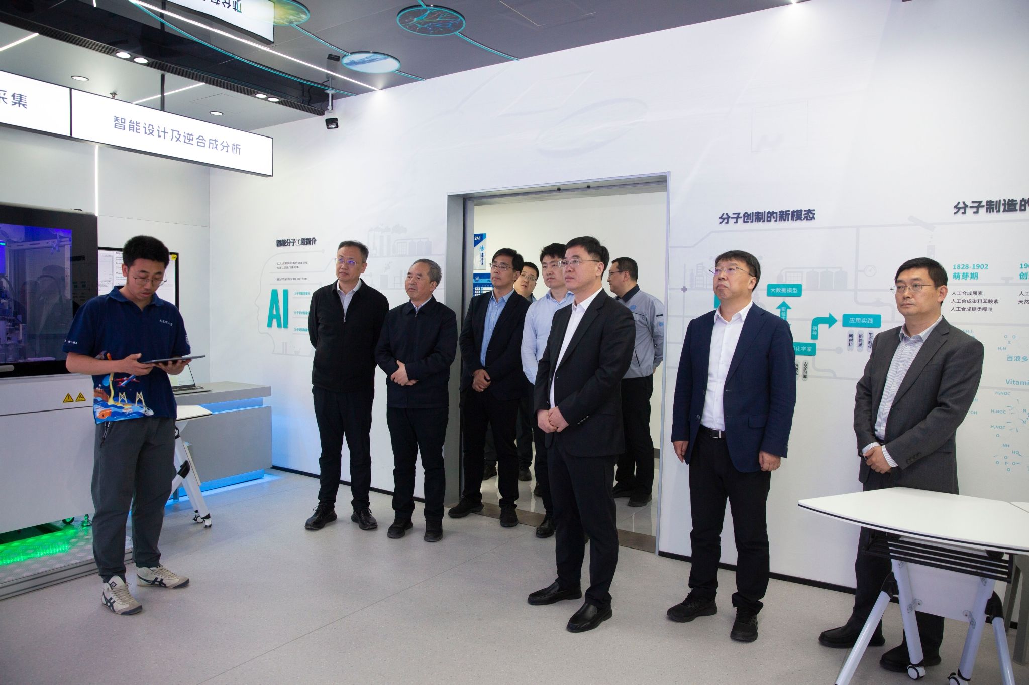 教育部學位管理與研究生教育司司長吳剛一行來校調研