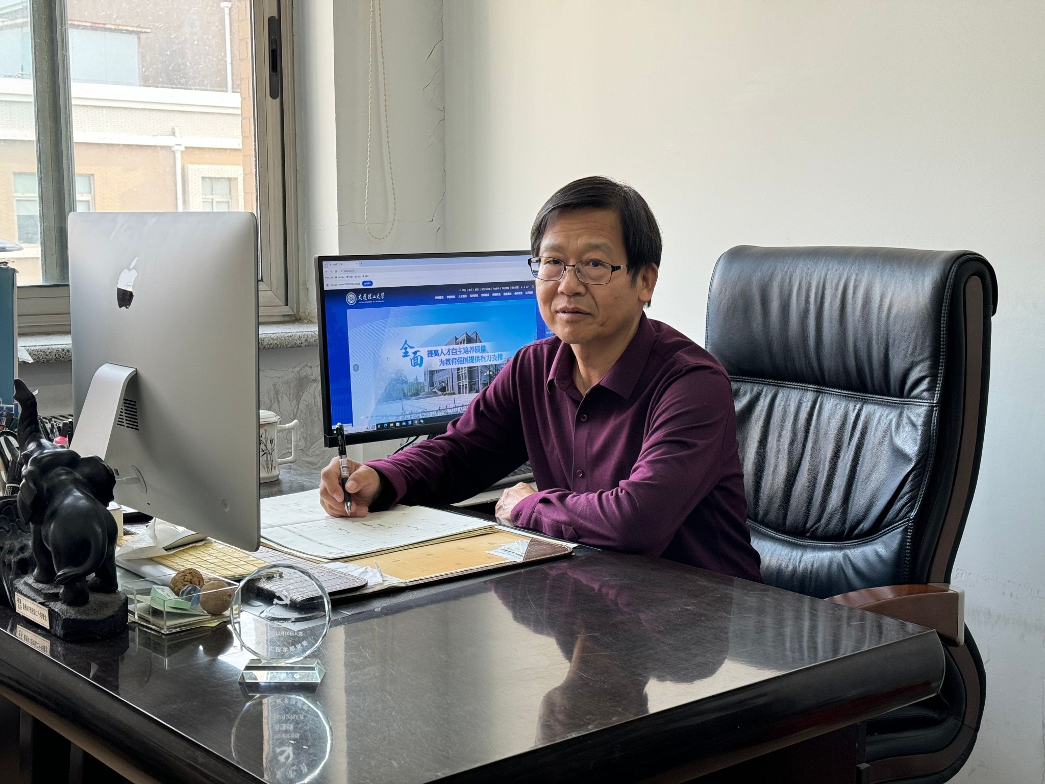 【師者如光】潘寶峰：用知識之磚鋪就學生成長之路